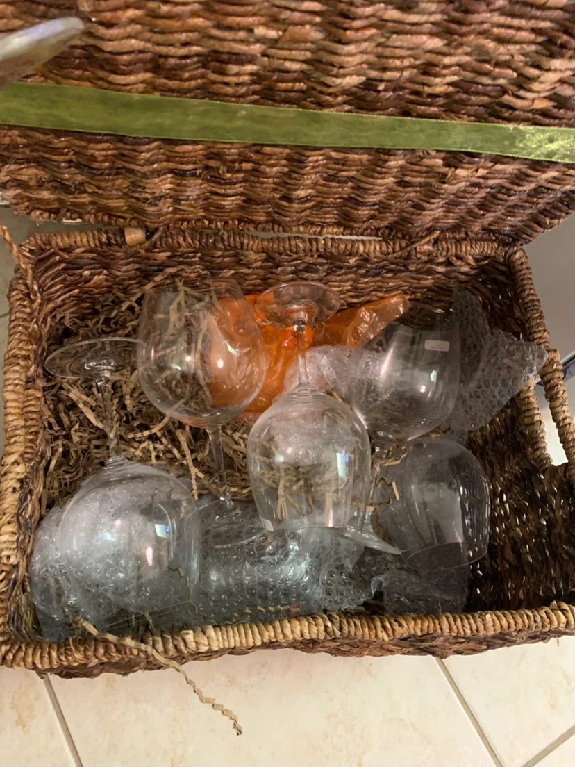 Spiegelau Wine Glasses in Wicker Basket - photo 2