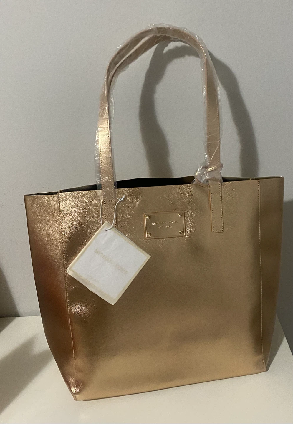 New Michael Kors Gold Tote Bag - photo 2