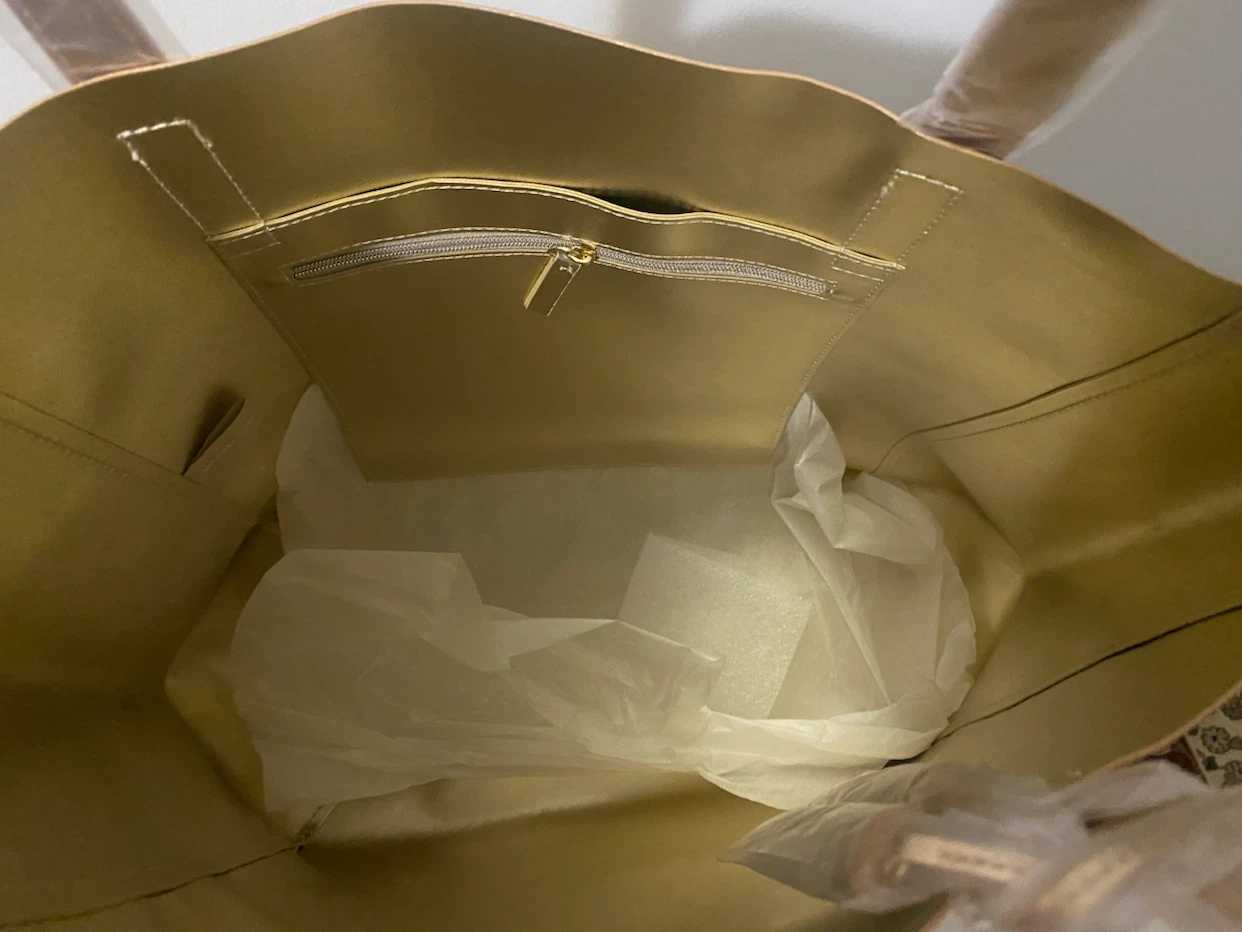 New Michael Kors Gold Tote Bag - photo 3