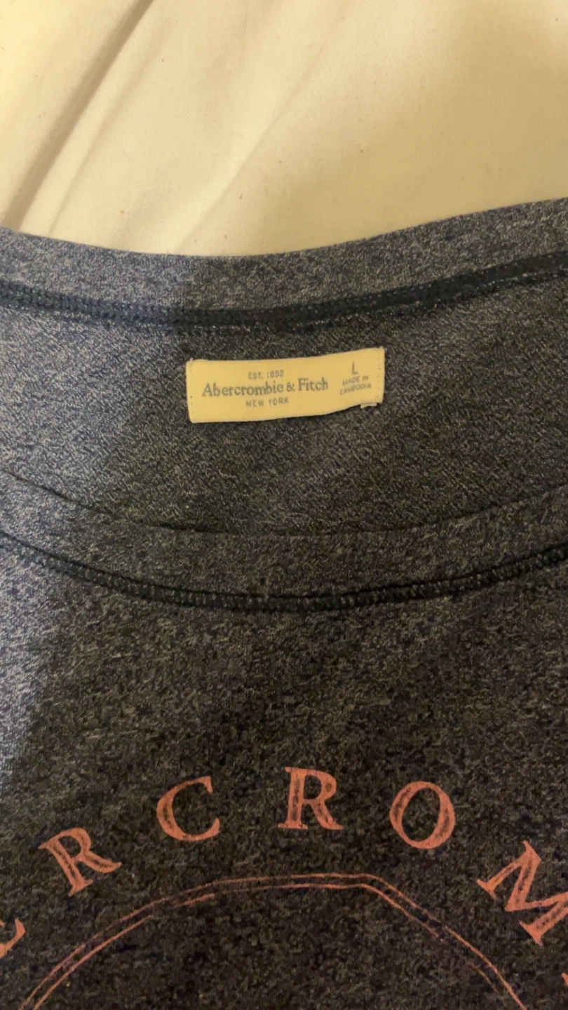 Abercrombie & Fitch Graphic T-Shirt - photo 2