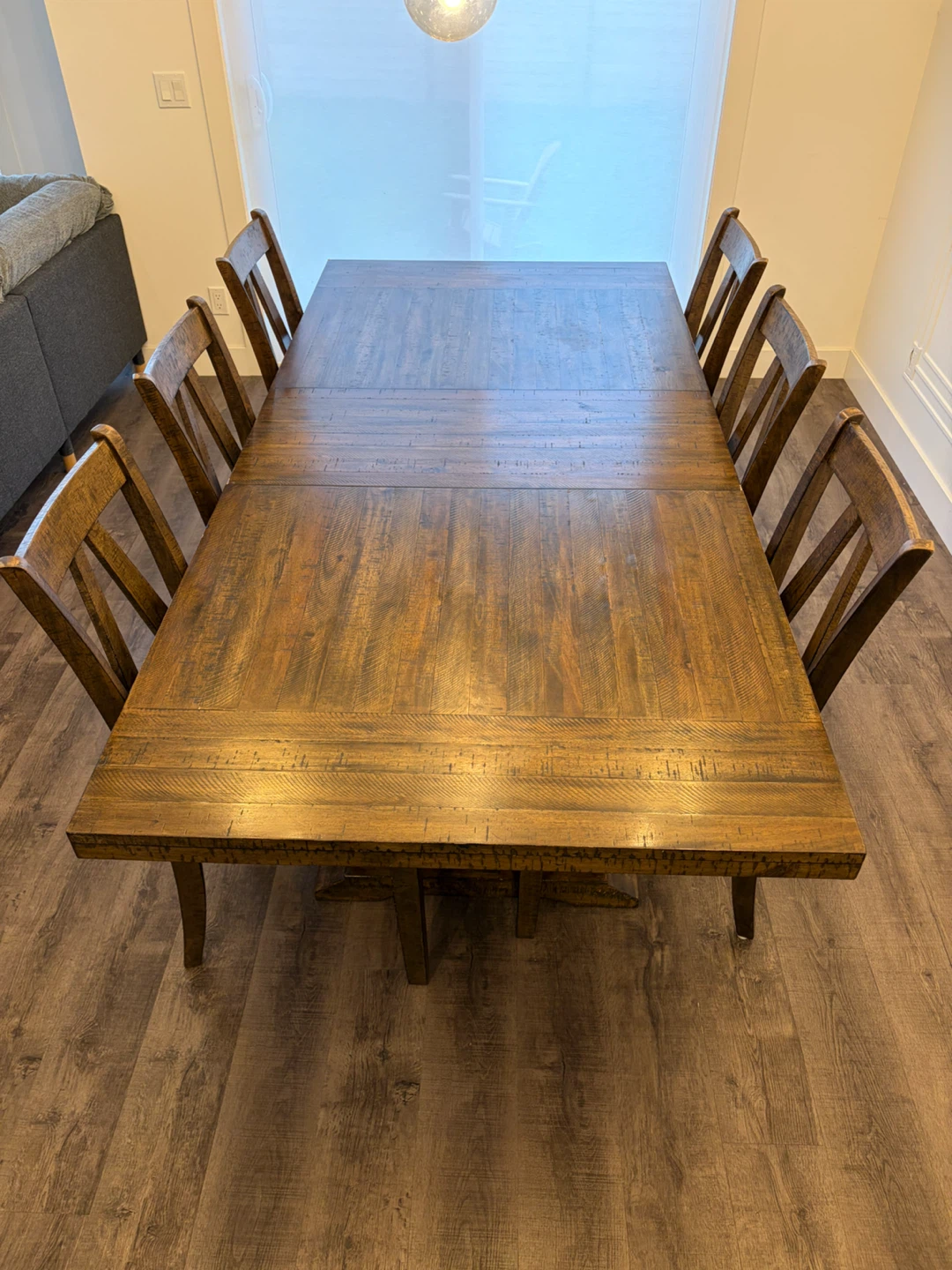 Dining table with 6 chairs for $600 - photo 3