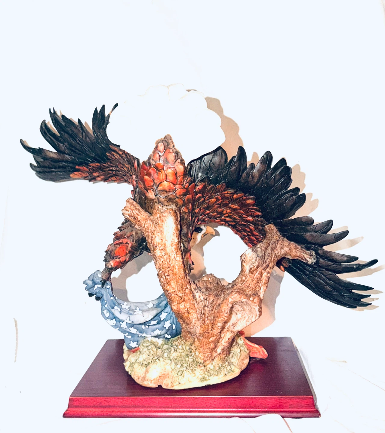 Montefiori Collection Eagle Statue porcelin - photo 5