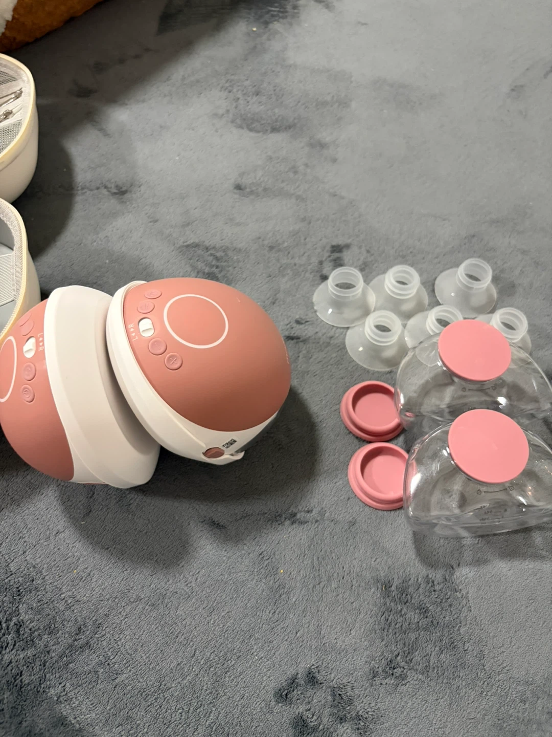 Momcozy M9 Wearable Breast Pump Full Set - photo 3