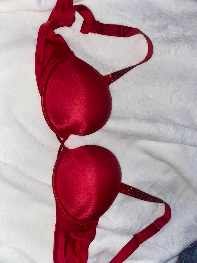 Victoria's Secret Bombshell Plunge Bra 34C