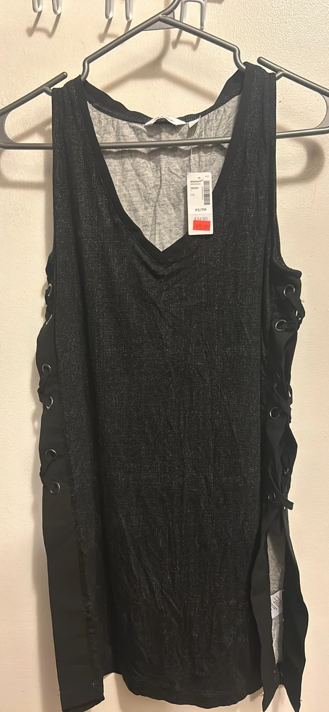 Reitmans lace-up side tank top