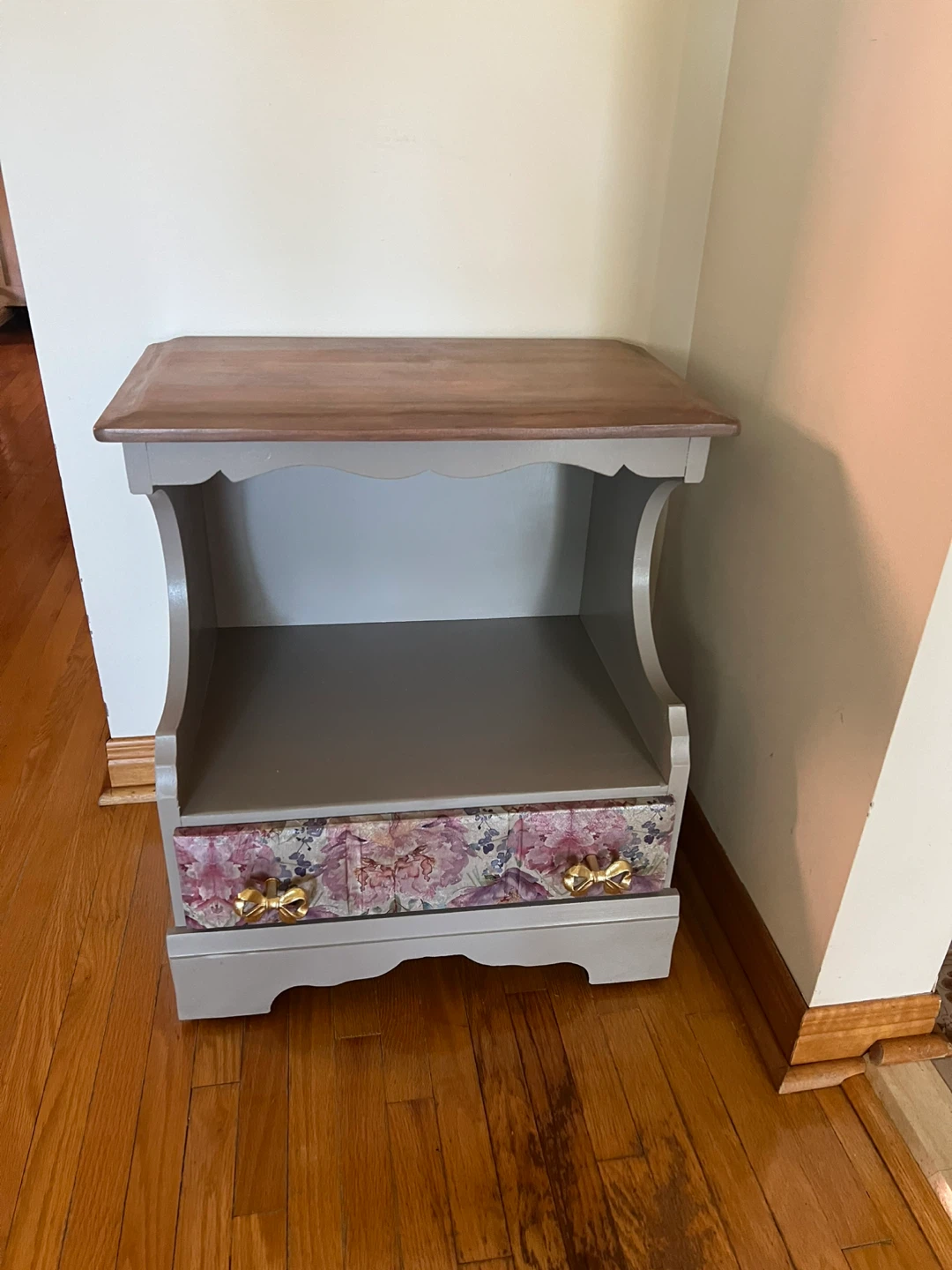 Refurbished wooden nightstand - photo 2