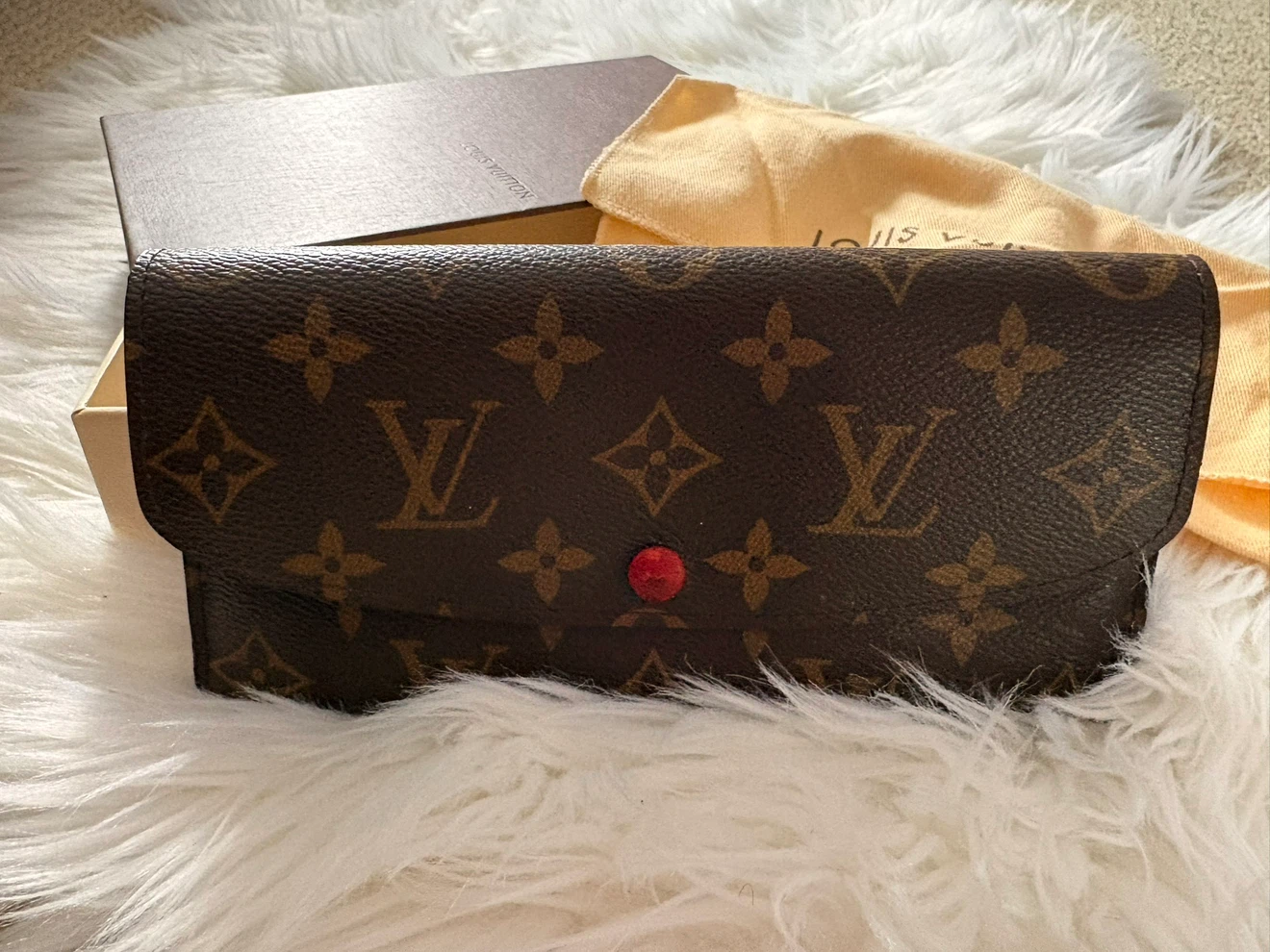 Louis Vuitton Sarah Wallet Monogram Canvas
