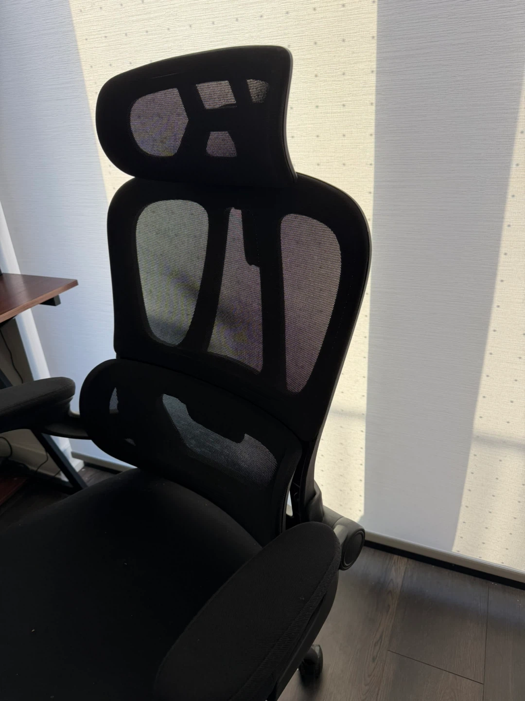 Black Ergonomic Mesh Office Chair - photo 3