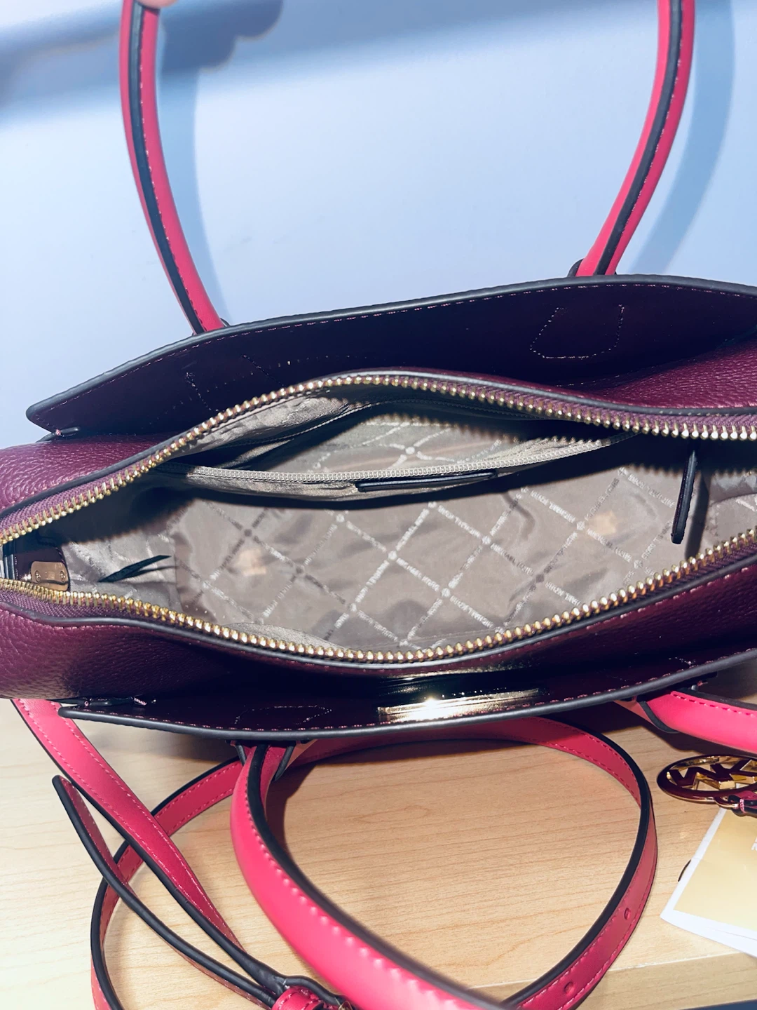 Michael Kors Handbag in Pink and Burgundy - photo 4