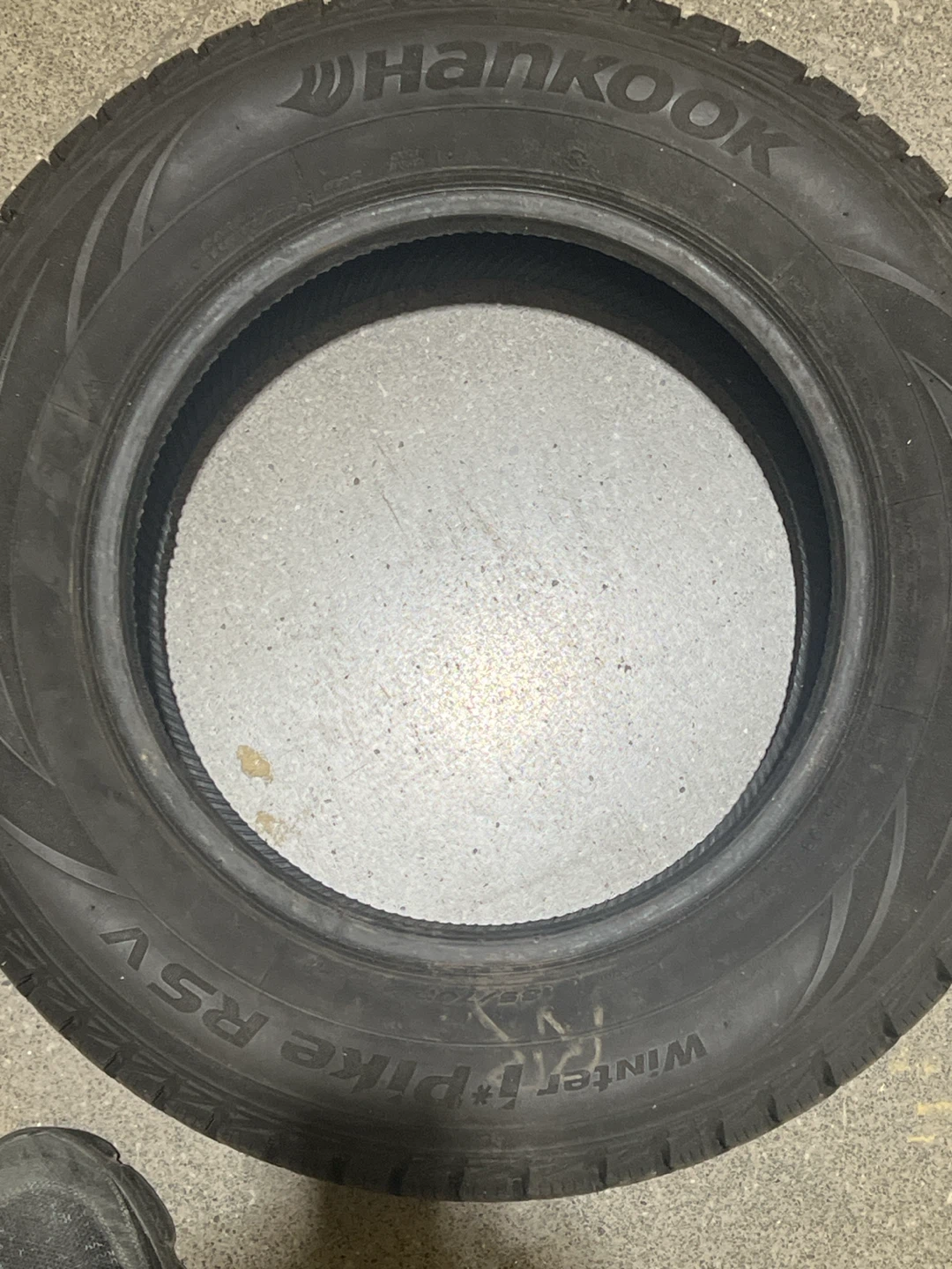 Hankook Winter i*Pike RSV 185/70R14 Tire - photo 4