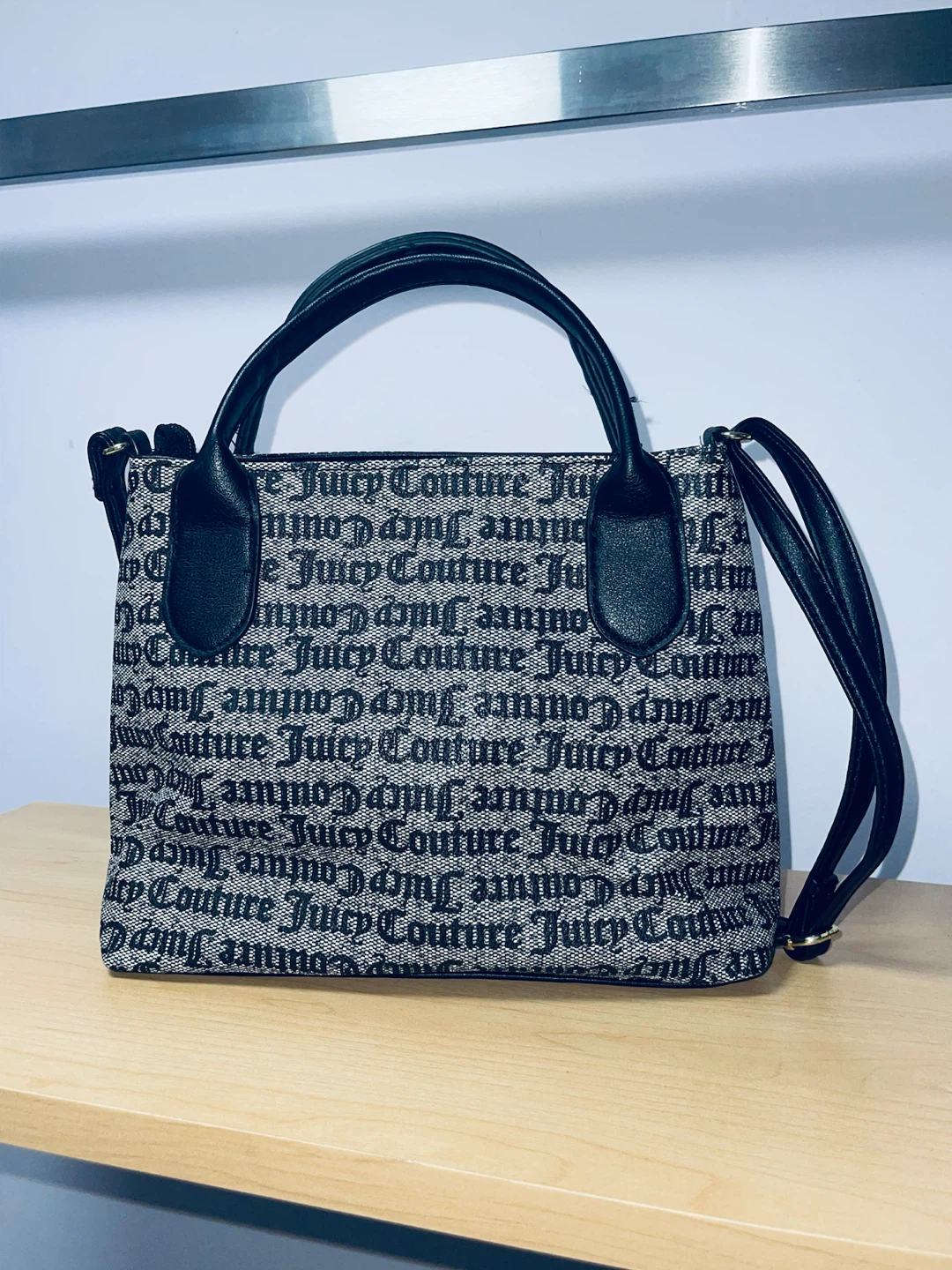 Juicy Couture Black and White Handbag - photo 4