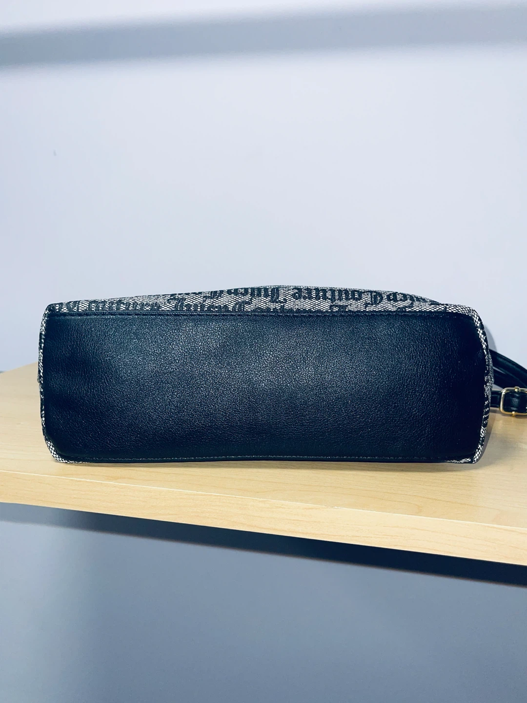 Juicy Couture Black and White Handbag - photo 5