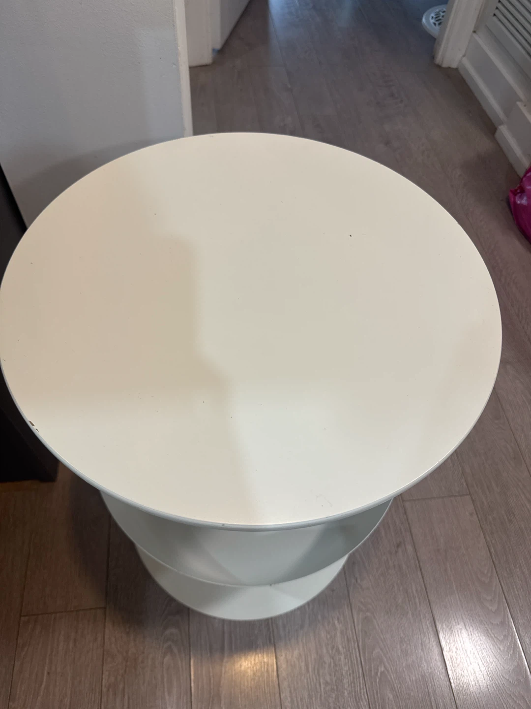 White Metal Tiered Side Table - photo 3