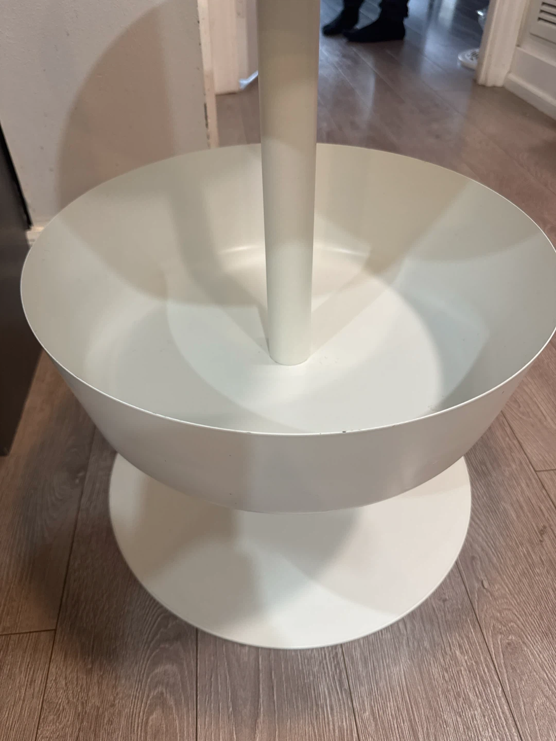 White Metal Tiered Side Table - photo 2