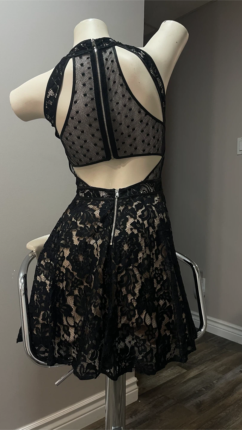 Black lace cutout dress - photo 2
