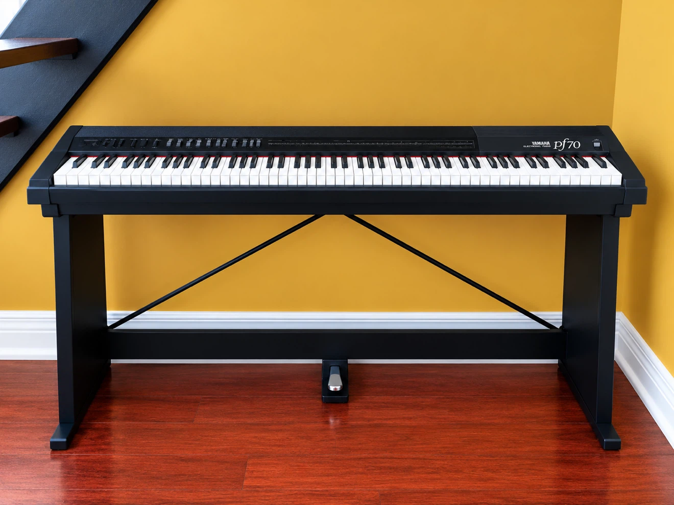 Yamaha PF70 Electronic Piano - photo 2