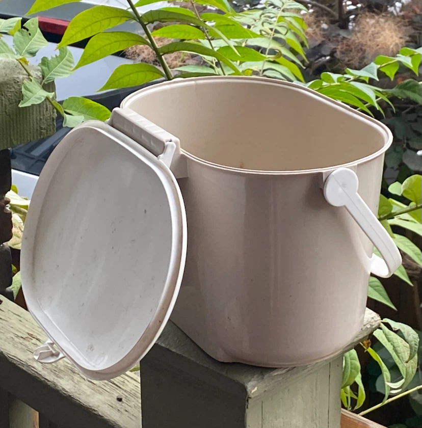 Kitchen Compost Pail with Handle - photo 2