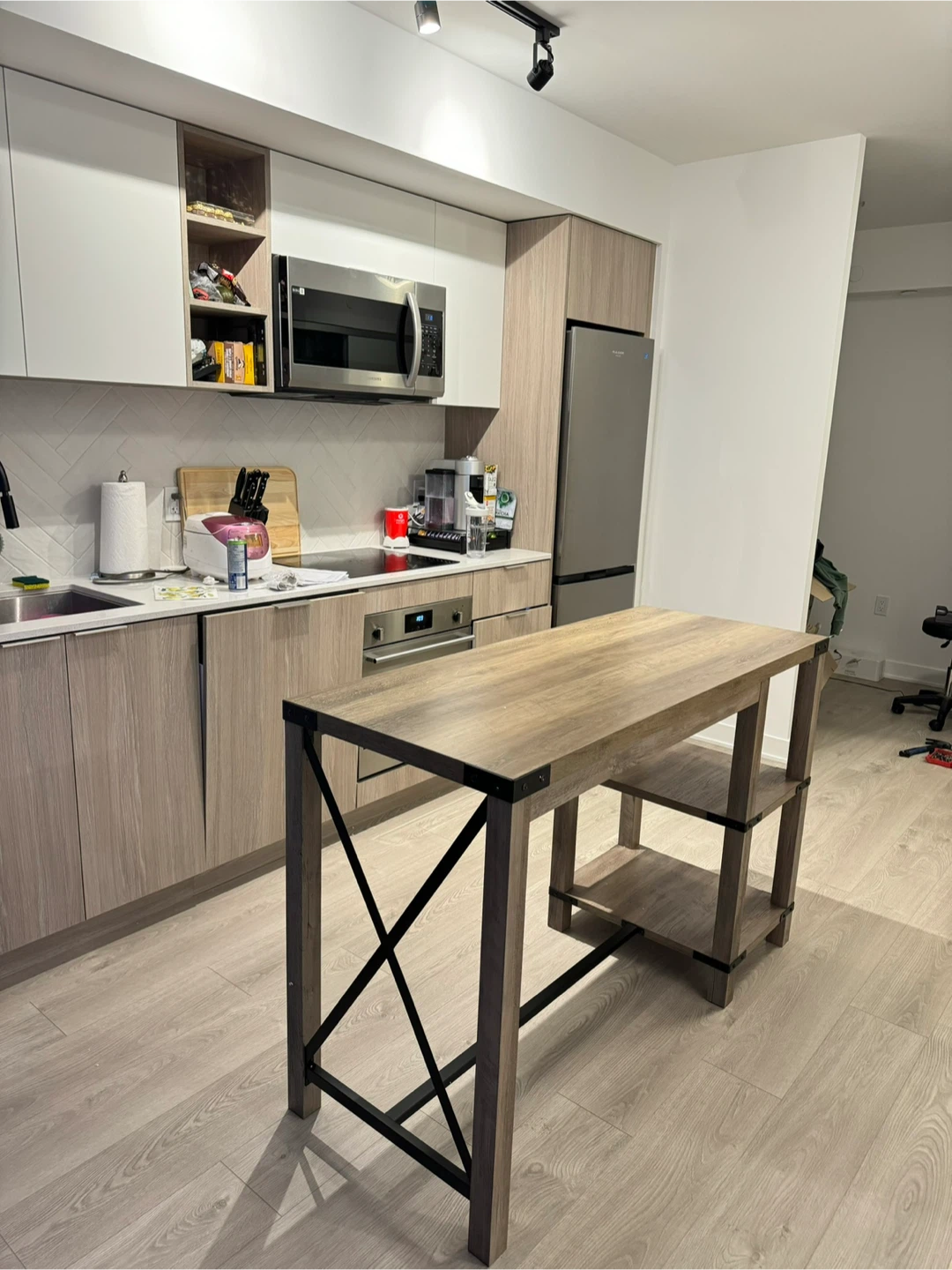 Middlebrook Modern Farmhouse Kitchen Island - Grey Wash