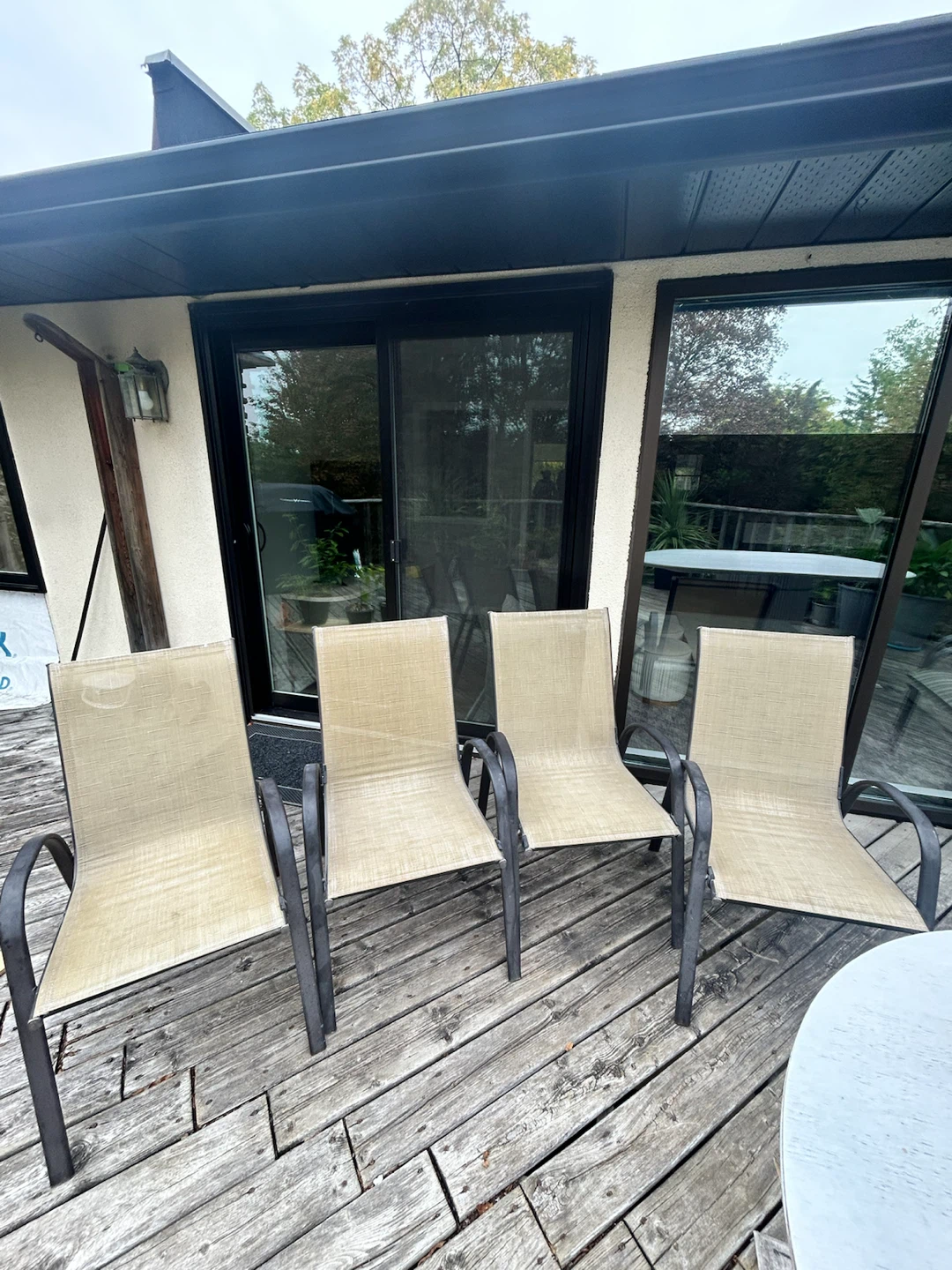 Set of 4 outdoor patio chairs