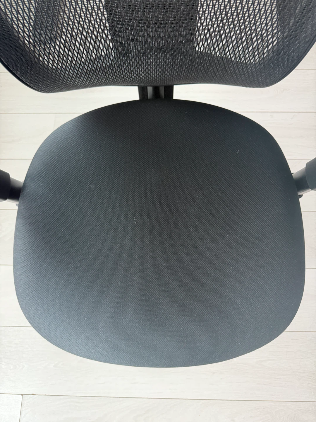 Raynor High Back Executive Mesh Chair - photo 2