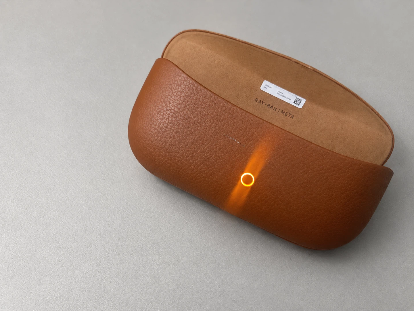 Ray-Ban Meta Charging Case - photo 2