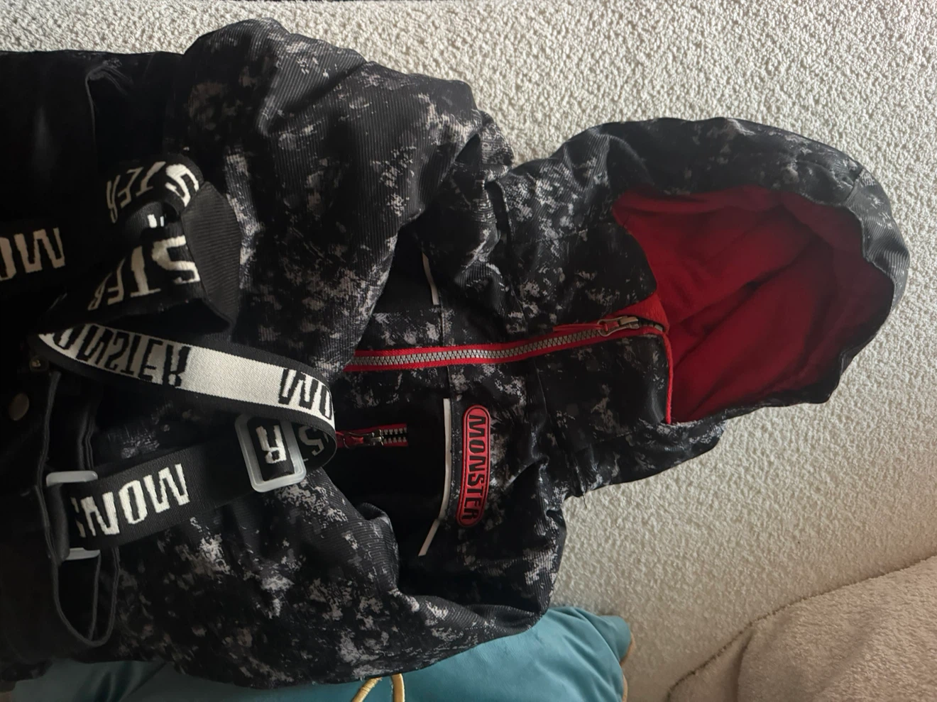 Monster Kids Snowsuit Size 7 - photo 2