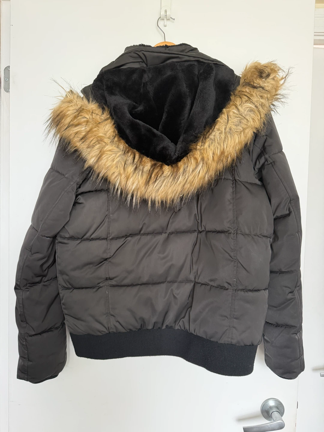 Men’s Winter Jacket Size M - photo 3