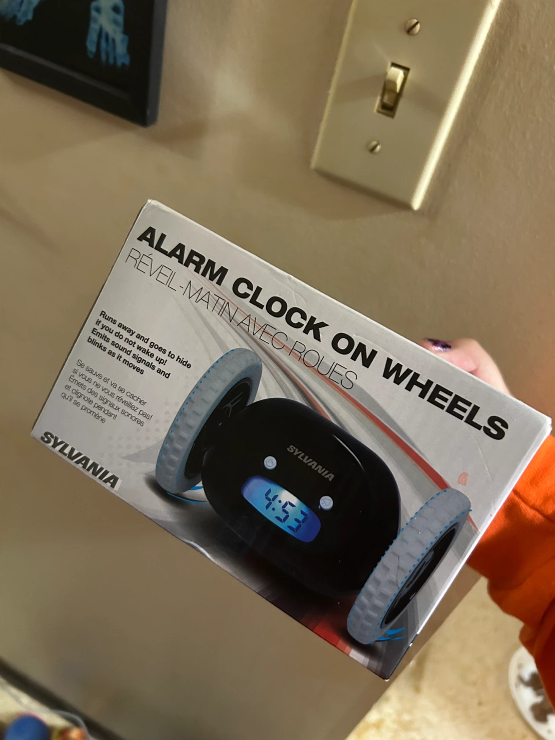 Sylvania Alarm Clock on Wheels - photo 4
