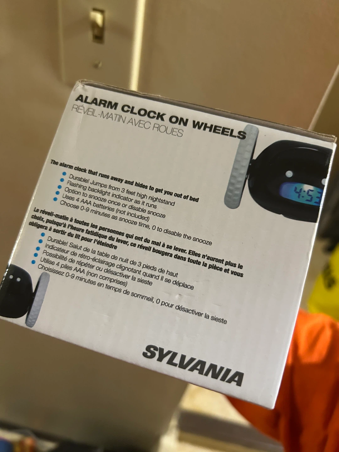 Sylvania Alarm Clock on Wheels - photo 5