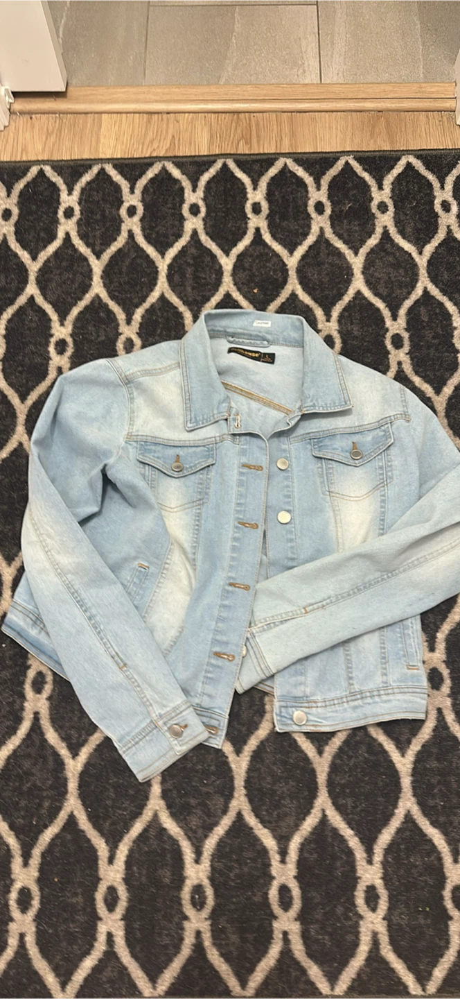 Assorted Women's Jackets and Vests - photo 3