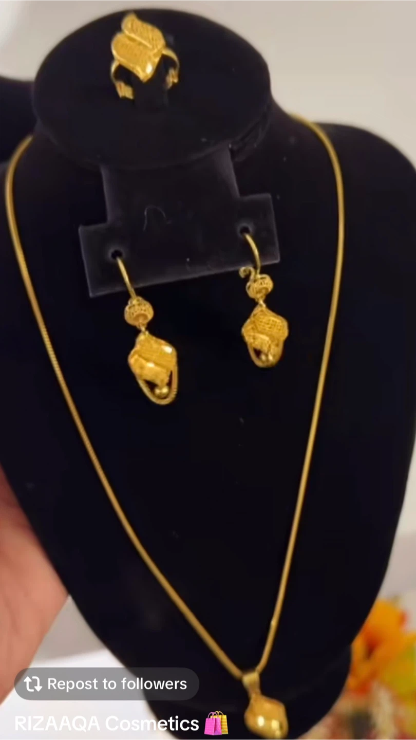 Gold-21k 15 g Tone Jewellery Set