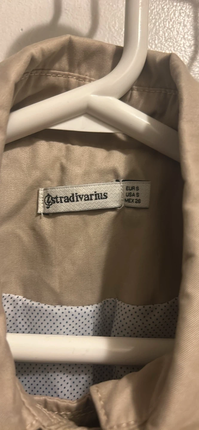 Stradivarius beige trench coat, size small - photo 3
