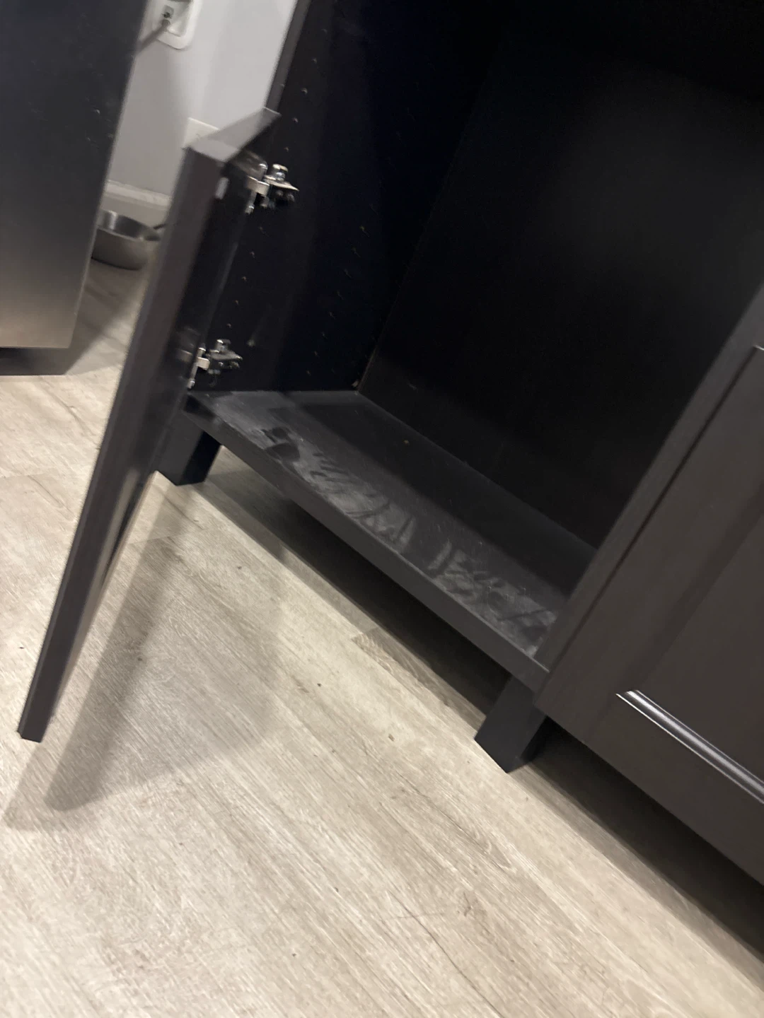 Tv stand and 40 inch insignia - photo 2