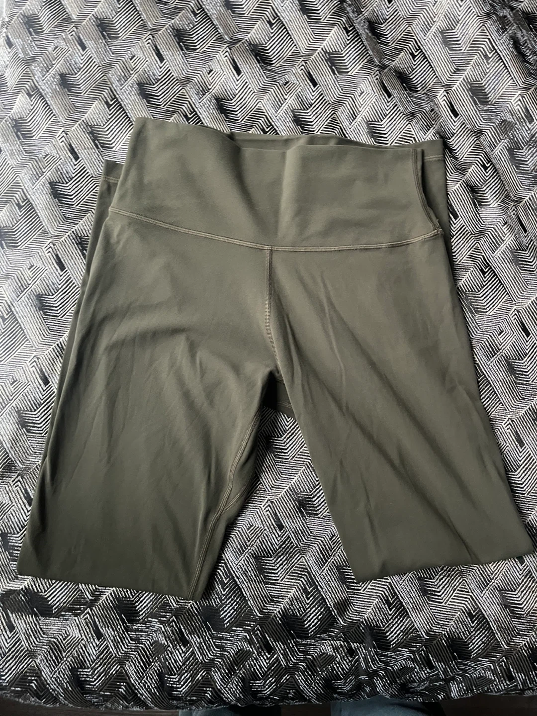 Aritzia Golden BUTTER ATMOSPHERE HI-RISE LEGGING - Size 10