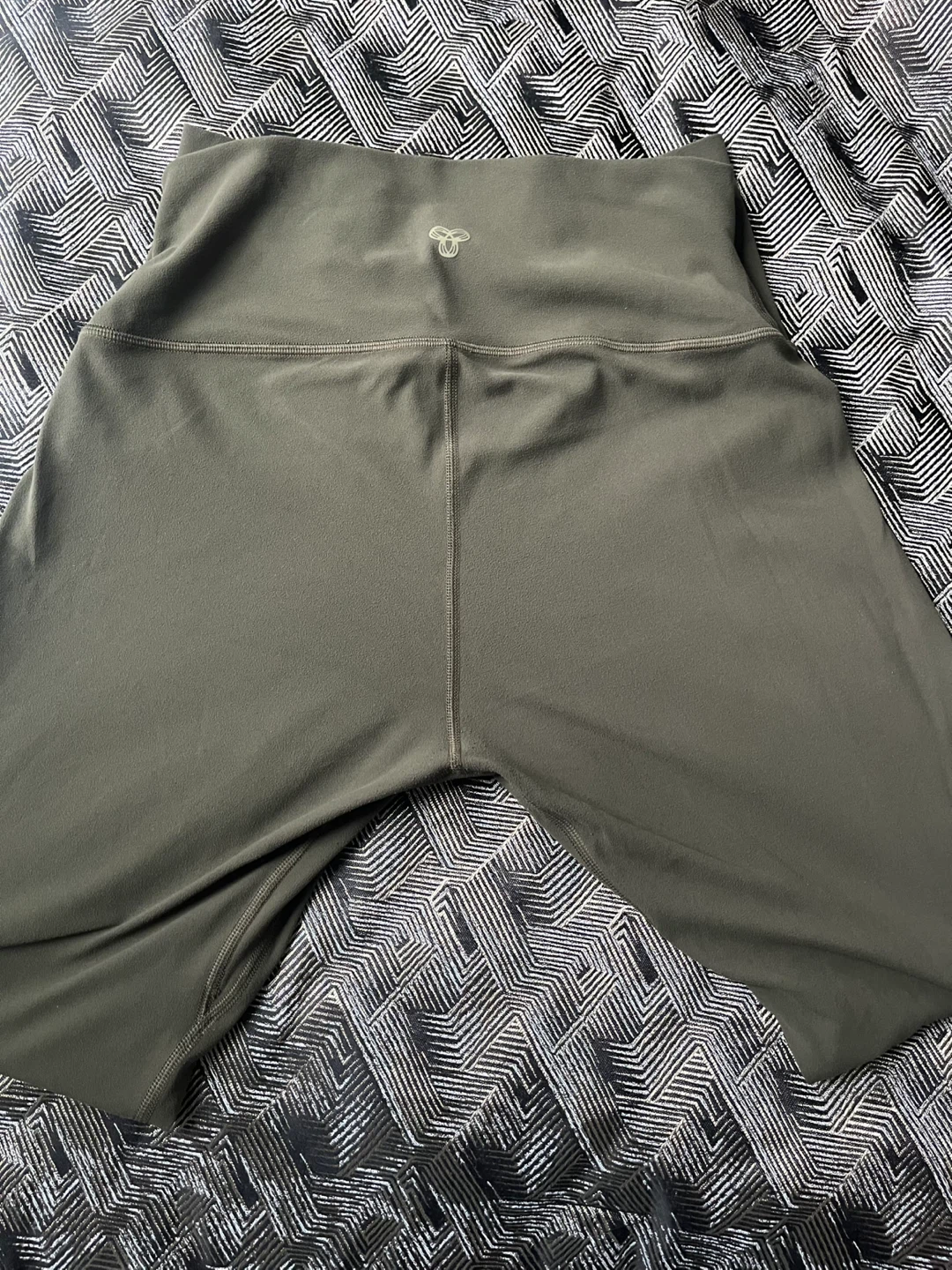 Aritzia Golden BUTTER ATMOSPHERE HI-RISE LEGGING - Size 10 - photo 3