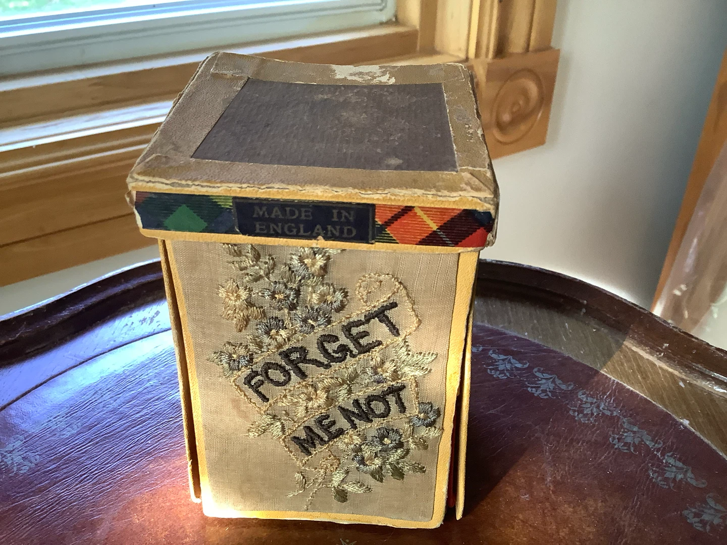 Victorian “Forget Me Not” Fold Out Sewing Organizer/Box 🐞