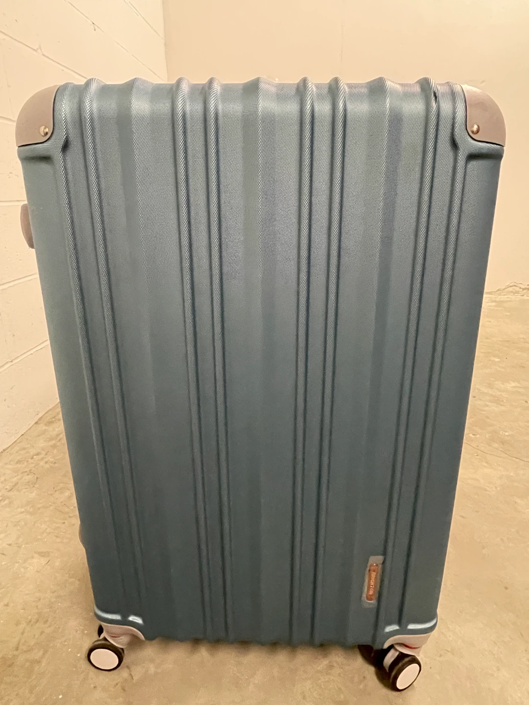 Brighton Hardside Spinner Luggage - photo 2