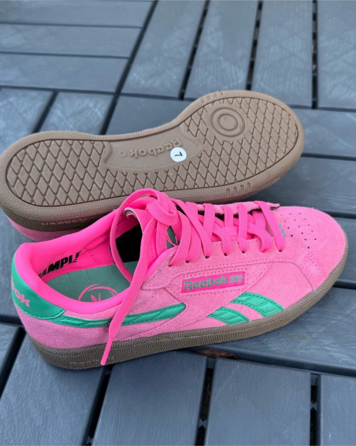 Pink set skirt+ Reebok Pink and Suede Sneakers - photo 5