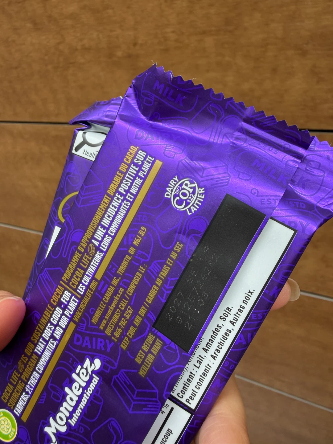 2 Cadbury Dairy Milk Almond Chocolate Bars - photo 2