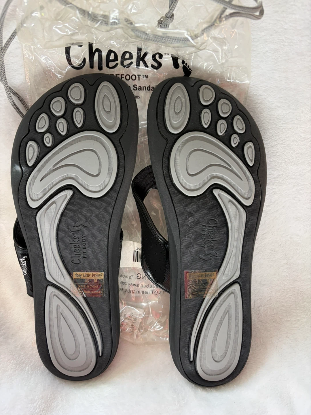 Cheeks Barefoot Snuggle Foam Sandals Black - photo 3