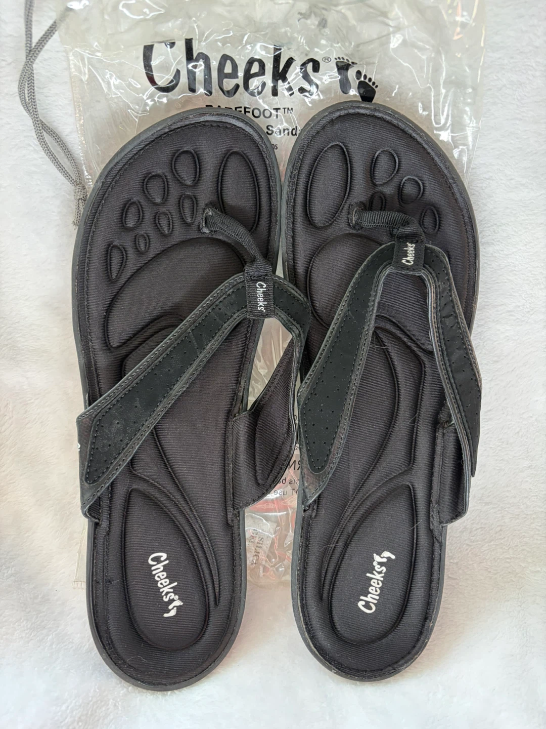 Cheeks Barefoot Snuggle Foam Sandals Black