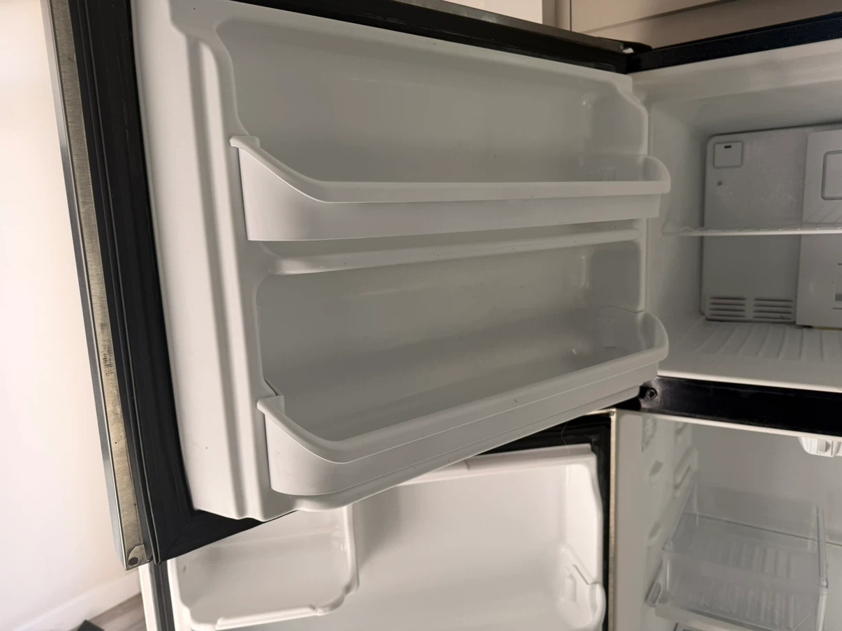 Stainless Steel Top Freezer Refrigerator - photo 4