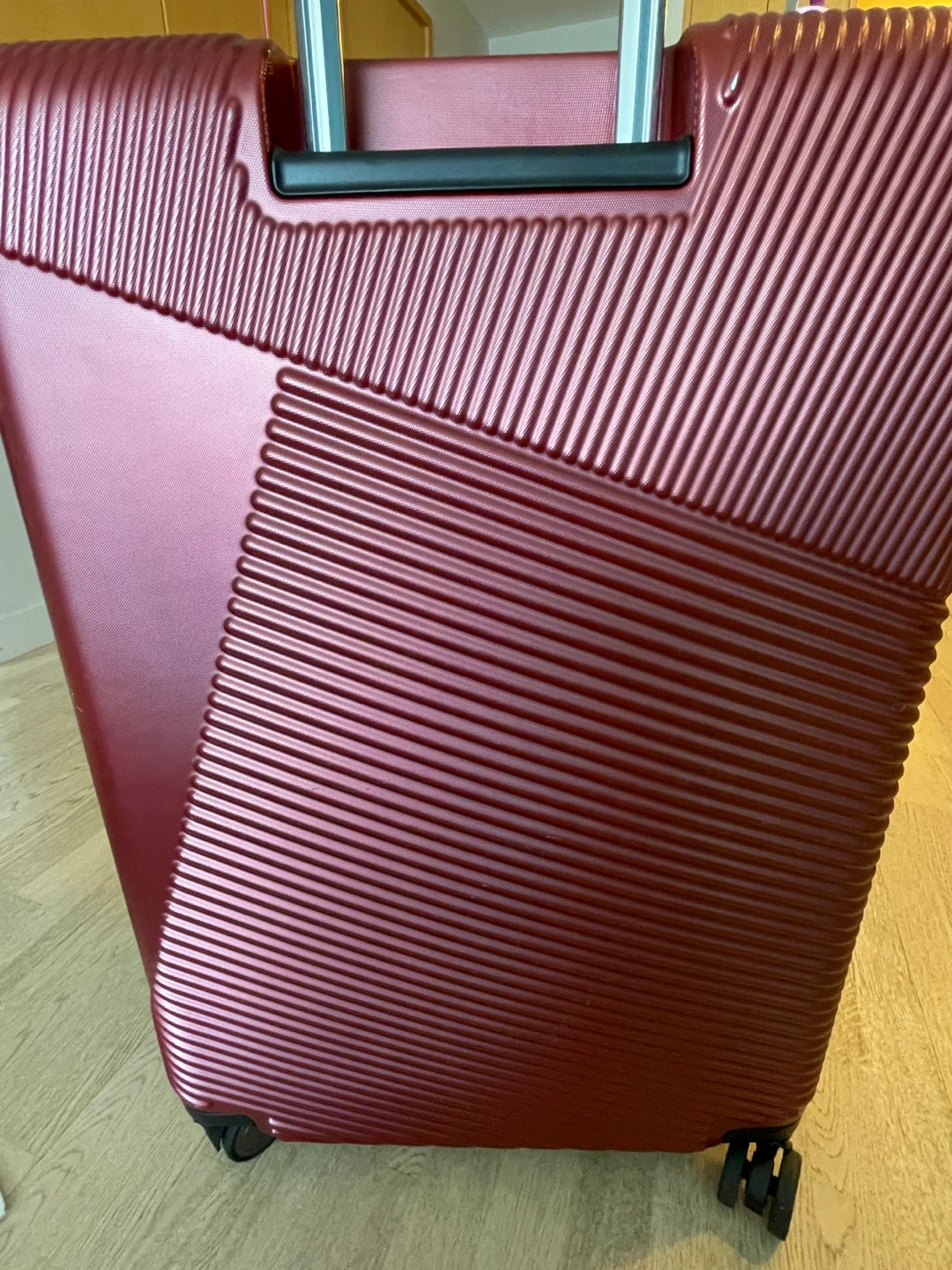 it Luggage Hard Shell Spinner Suitcase - photo 2