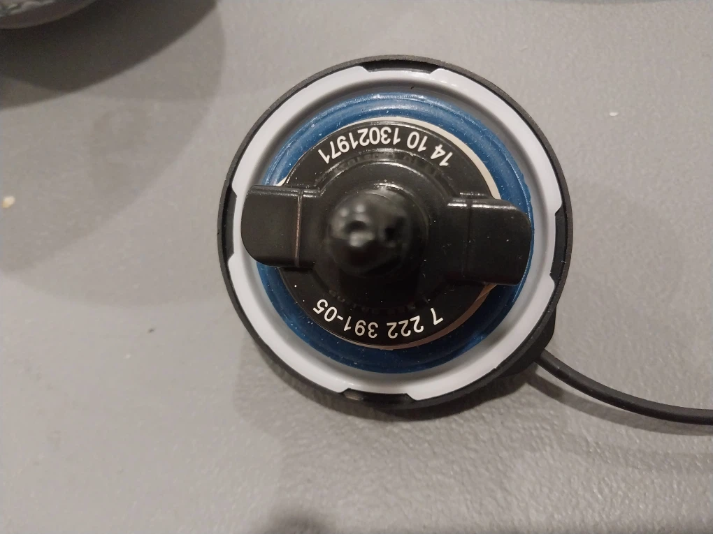 BMW Fuel Tank Cap 7 222 391-05 - photo 4