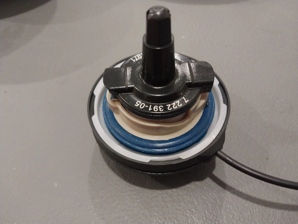 BMW Fuel Tank Cap 7 222 391-05 - photo 5