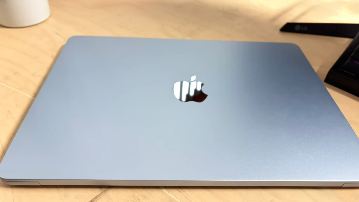 Apple MacBook Air 2025 13” M4 – 512gb Storage| Barely Used