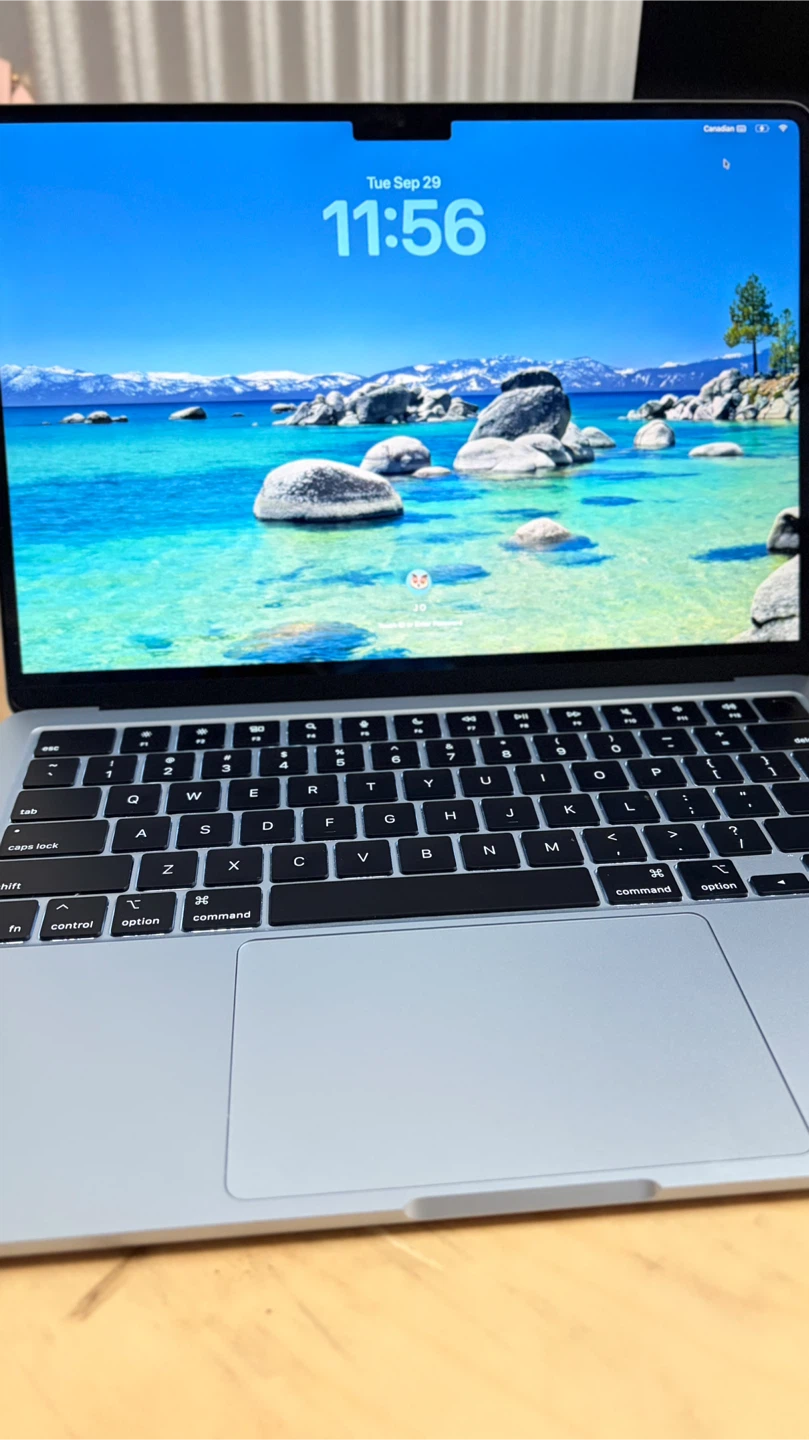Apple MacBook Air 2025 13” M4 – 512gb Storage| Barely Used - photo 2