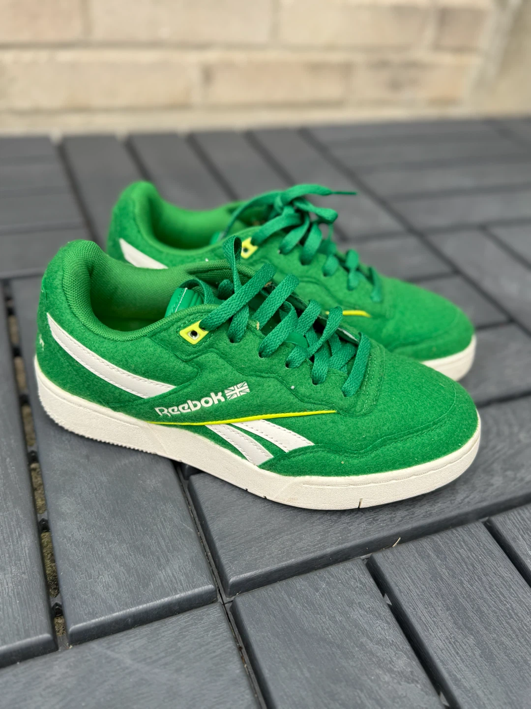 Green Reebok sneakers size 7 - photo 2