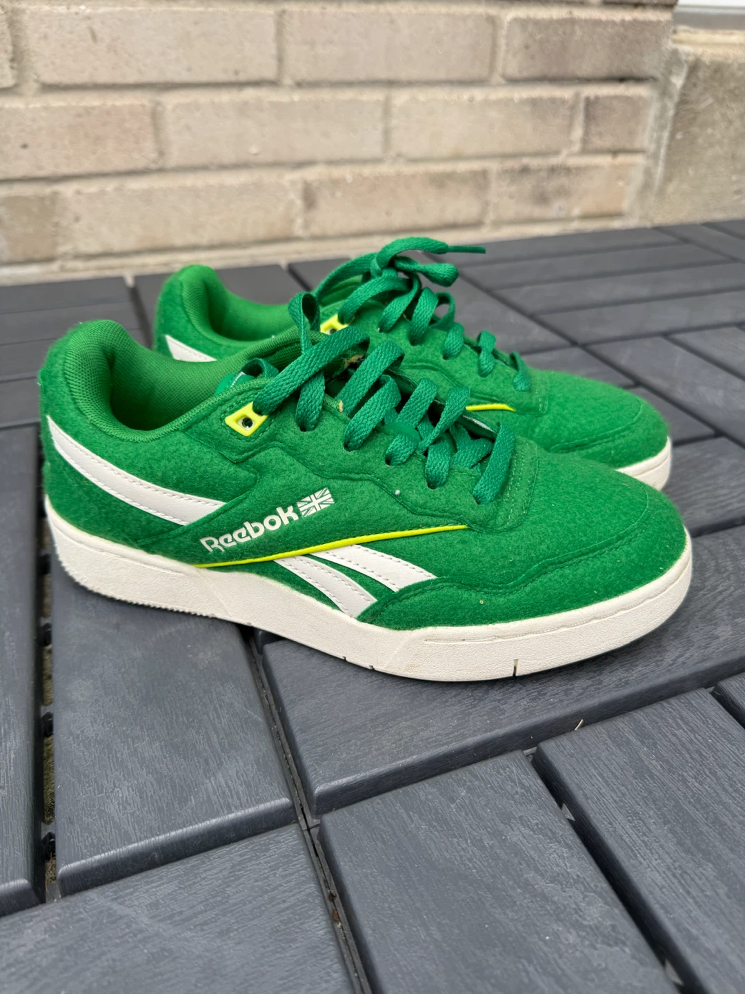 Green Reebok sneakers size 7 - photo 3