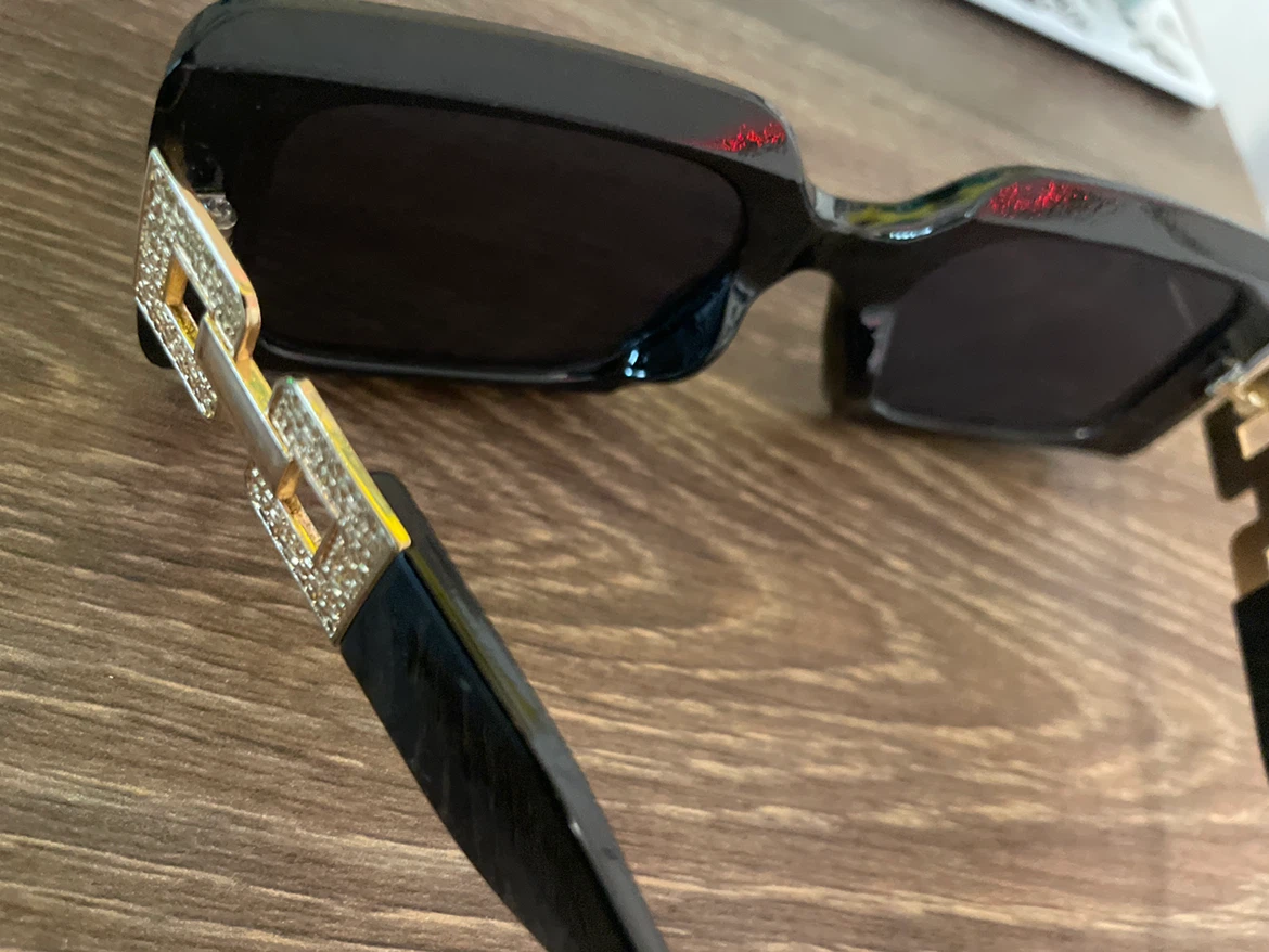 Black rectangular sunglasses with gold-tone accents - photo 2